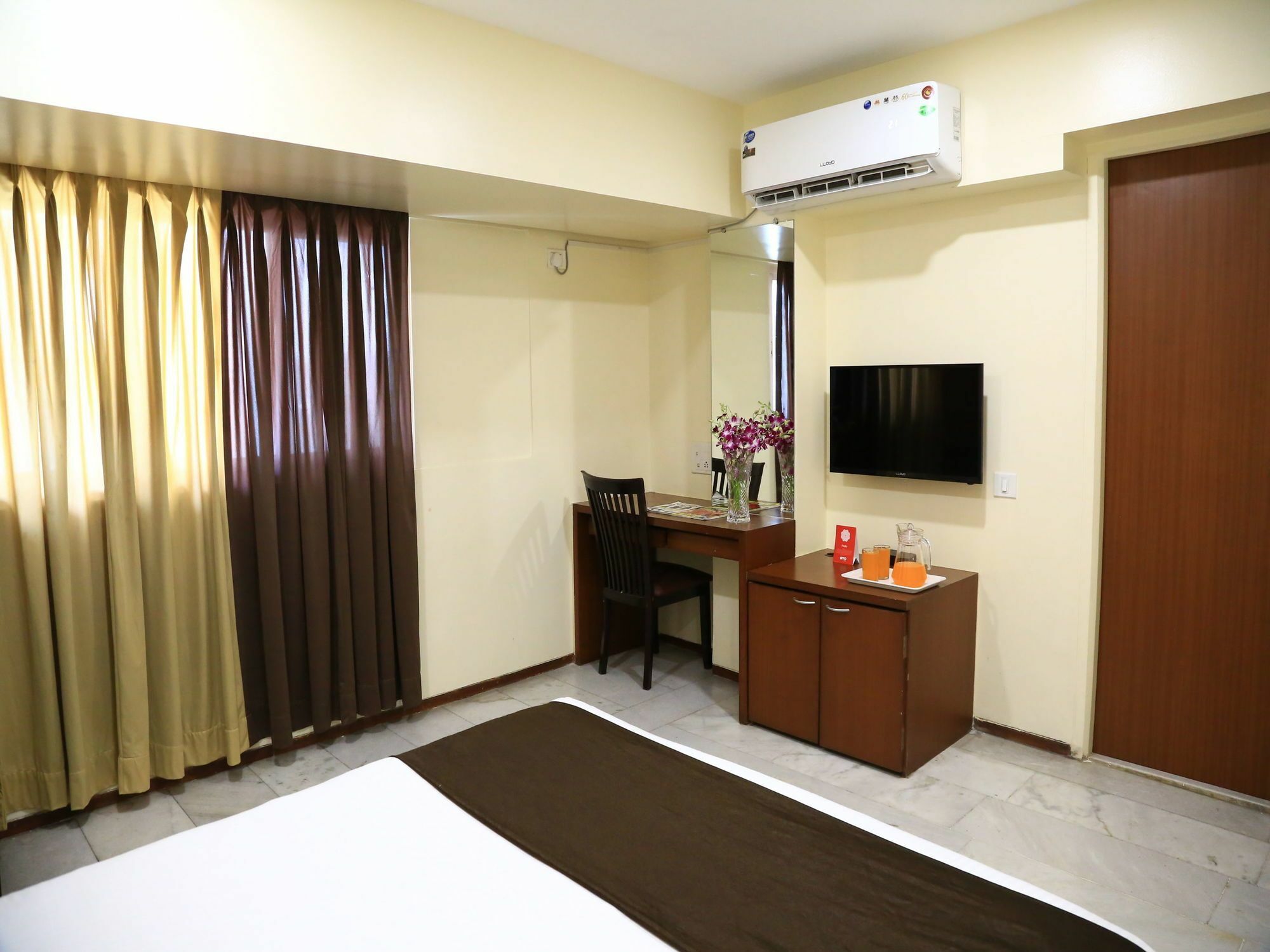 ホテル Oyo 13771 Executive Residency プネ エクステリア 写真